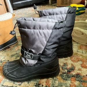 boys 6 arctix snow boots